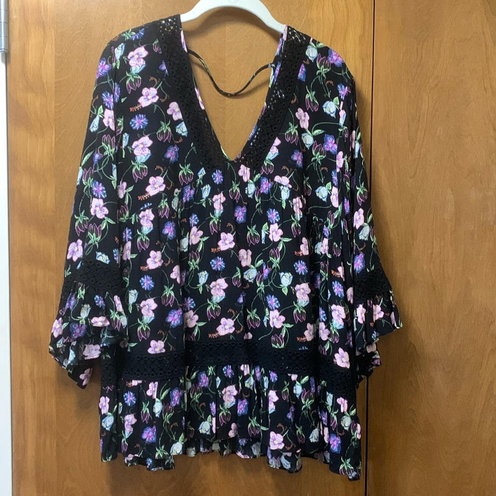 DR2 boho crochet top black with flowers SZ L